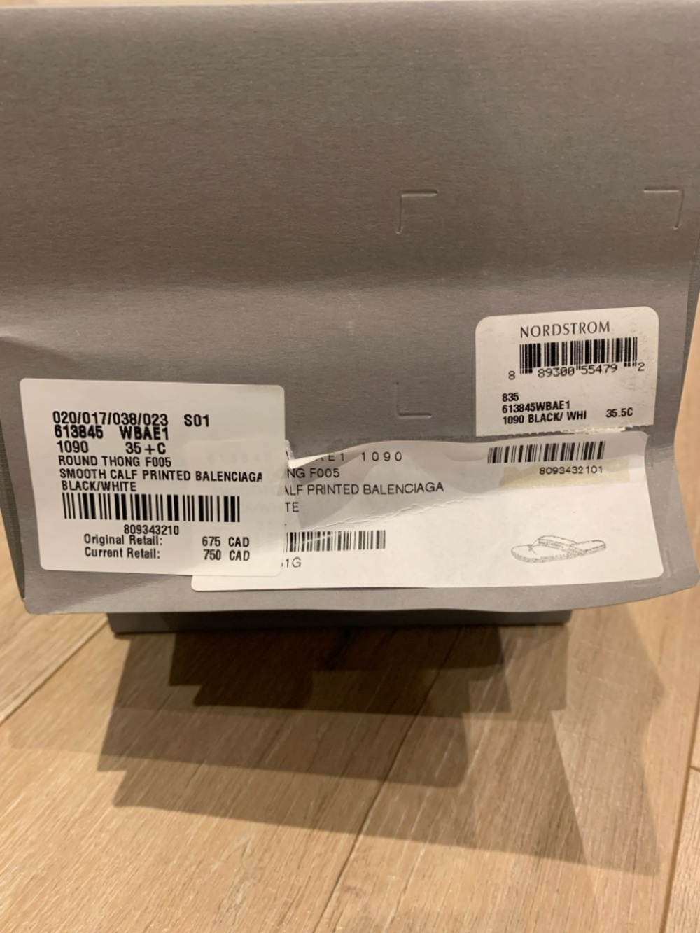Balenciaga Black Logo Thong Sandals - Picture 7 of 8
